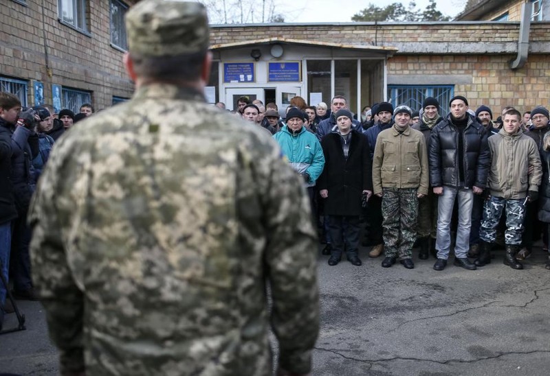 Canh tien biet bin rin cac tan binh Ukraine-Hinh-11